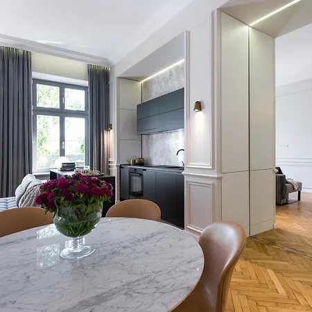 Paulove Apartment *