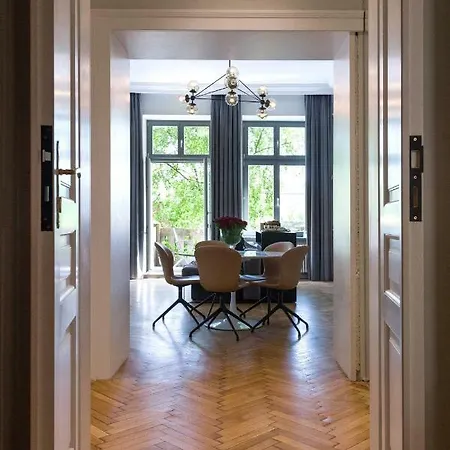 Paulove Appartement *